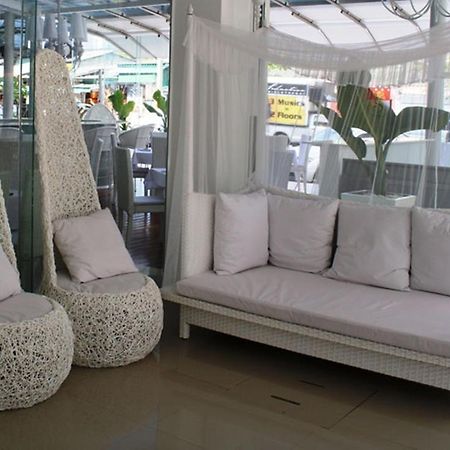 Santi White Hotel Phuket Bagian luar foto