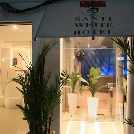 Santi White Hotel Phuket Bagian luar foto